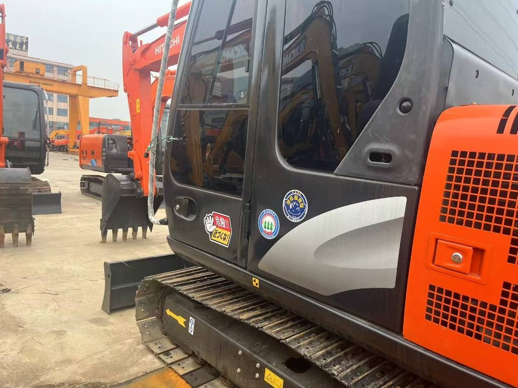 Hitachi ZX 60 - Mini rýpadlo: obrázok 1 Hitachi ZX 60 - Mini rýpadlo: obrázok 1