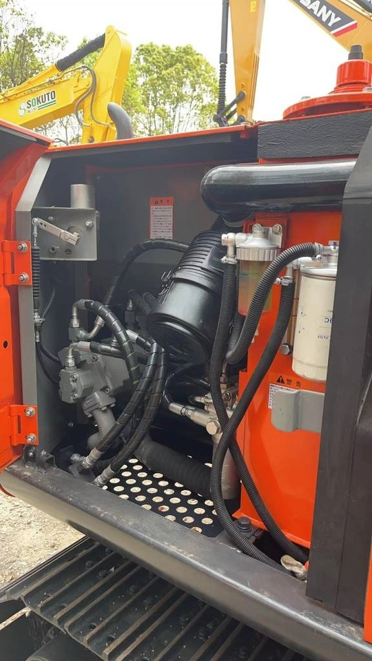 Hitachi ZX 70 - Mini rýpadlo: obrázok 3 Hitachi ZX 70 - Mini rýpadlo: obrázok 3