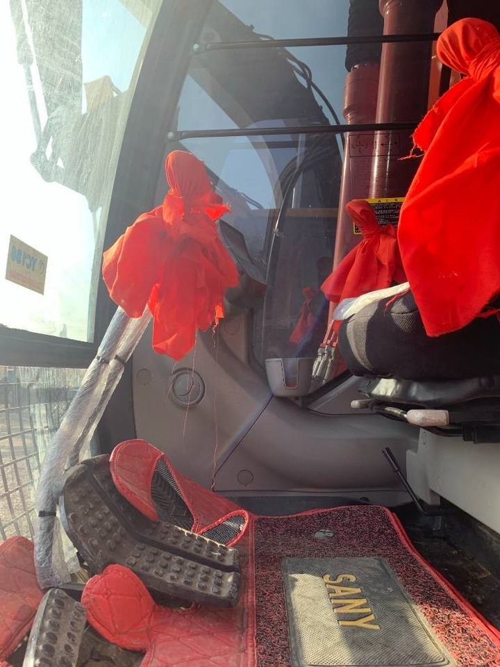 Hitachi Zaxis 200 LC - Pásové rýpadlo: obrázok 4 Hitachi Zaxis 200 LC - Pásové rýpadlo: obrázok 4