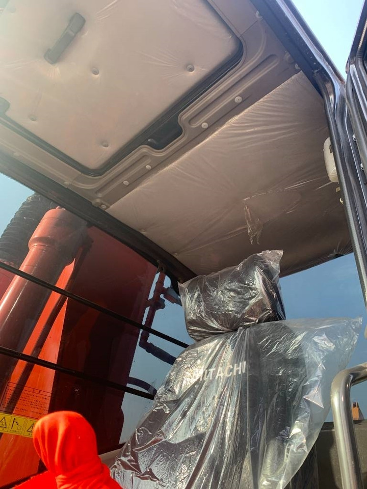 Hitachi Zaxis 200 LC - Pásové rýpadlo: obrázok 3 Hitachi Zaxis 200 LC - Pásové rýpadlo: obrázok 3