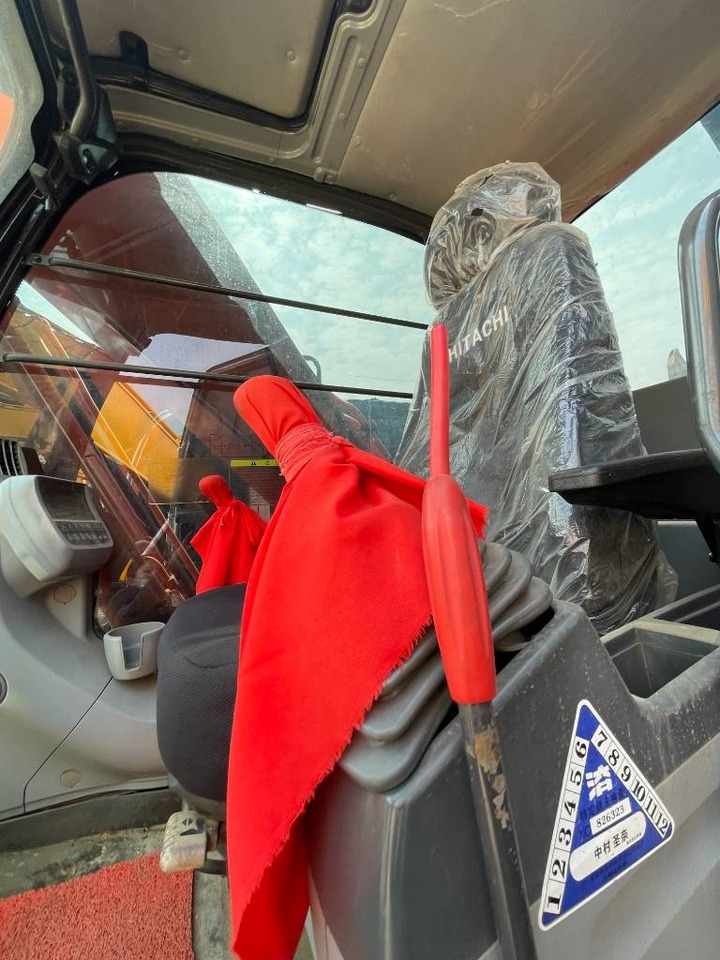 Hitachi Zaxis 200 LC - Pásové rýpadlo: obrázok 5 Hitachi Zaxis 200 LC - Pásové rýpadlo: obrázok 5