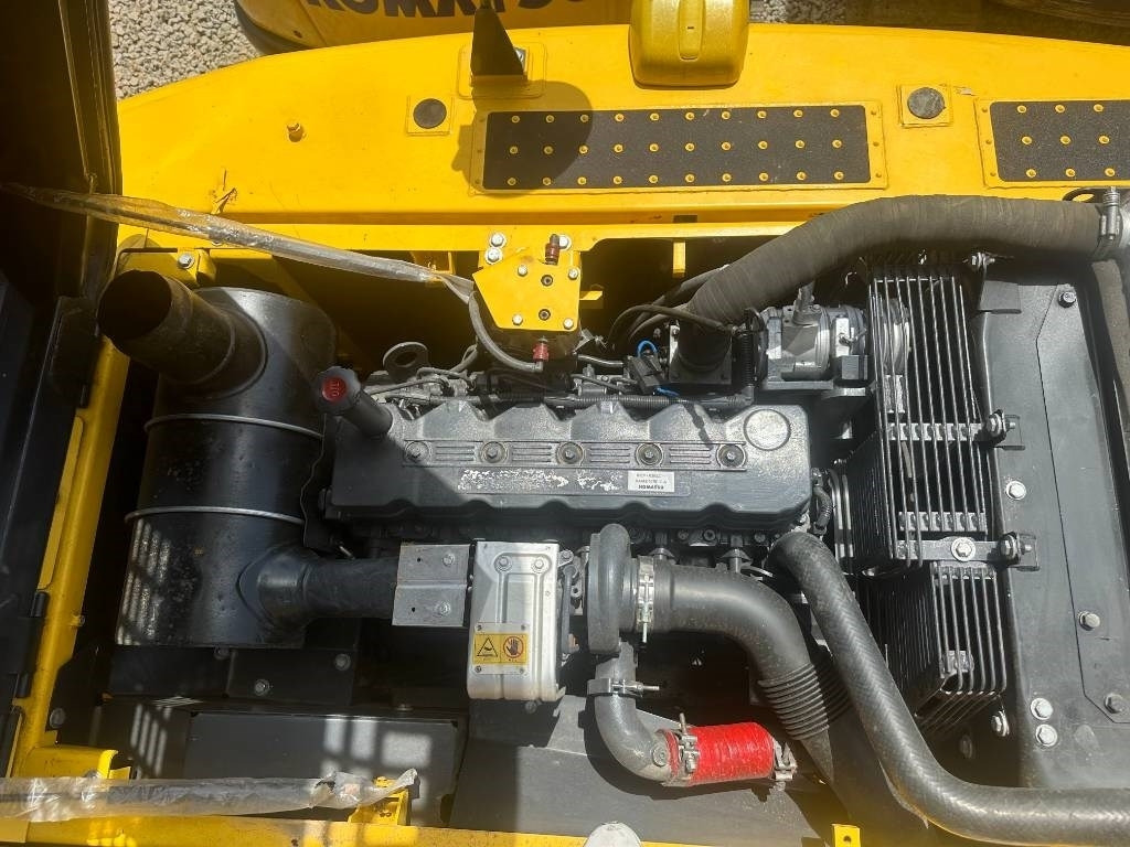 Komatsu PC 200-8 - Pásové rýpadlo: obrázok 3 Komatsu PC 200-8 - Pásové rýpadlo: obrázok 3