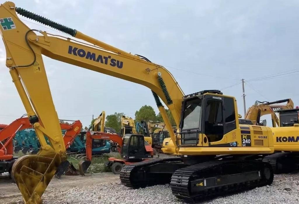 Komatsu PC 240 - Pásové rýpadlo: obrázok 3 Komatsu PC 240 - Pásové rýpadlo: obrázok 3
