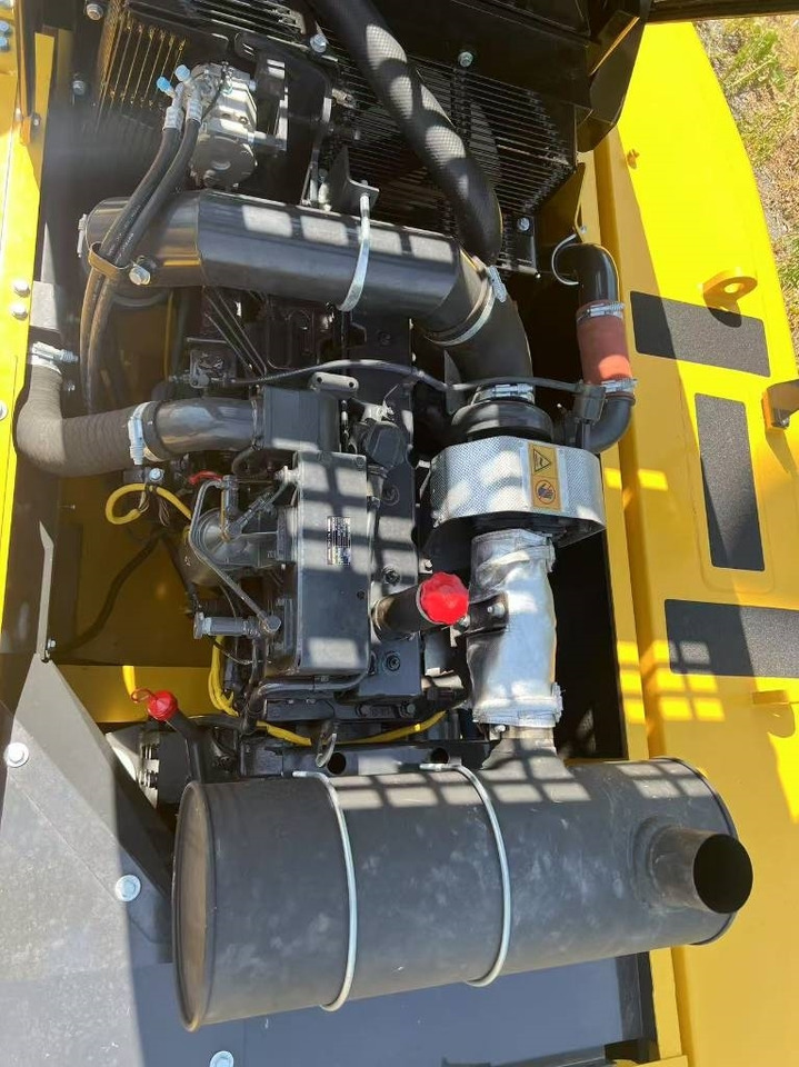 Komatsu PC 300 - Pásové rýpadlo: obrázok 3 Komatsu PC 300 - Pásové rýpadlo: obrázok 3