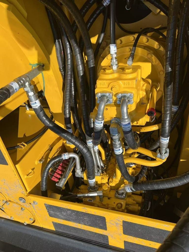 Pásové rýpadlo Komatsu PC 300: obrázok 7 Pásové rýpadlo Komatsu PC 300: obrázok 7