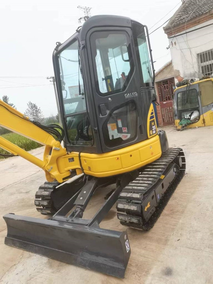 Komatsu PC 35 - Mini rýpadlo: obrázok 3 Komatsu PC 35 - Mini rýpadlo: obrázok 3