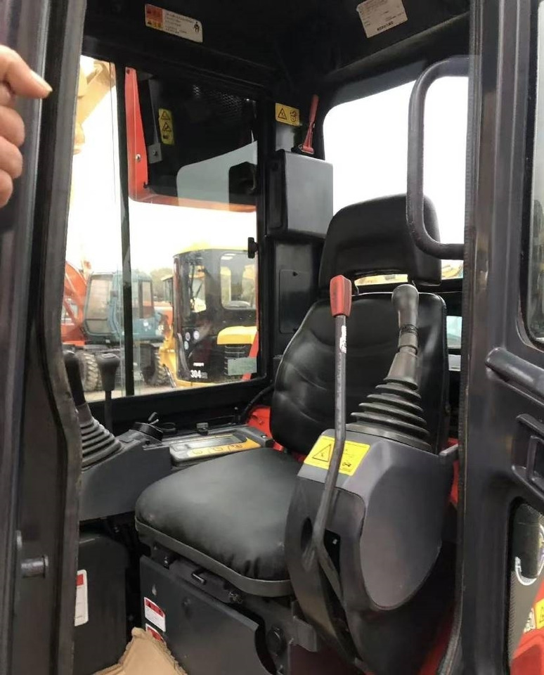 Kubota U 35 - Mini rýpadlo: obrázok 3 Kubota U 35 - Mini rýpadlo: obrázok 3