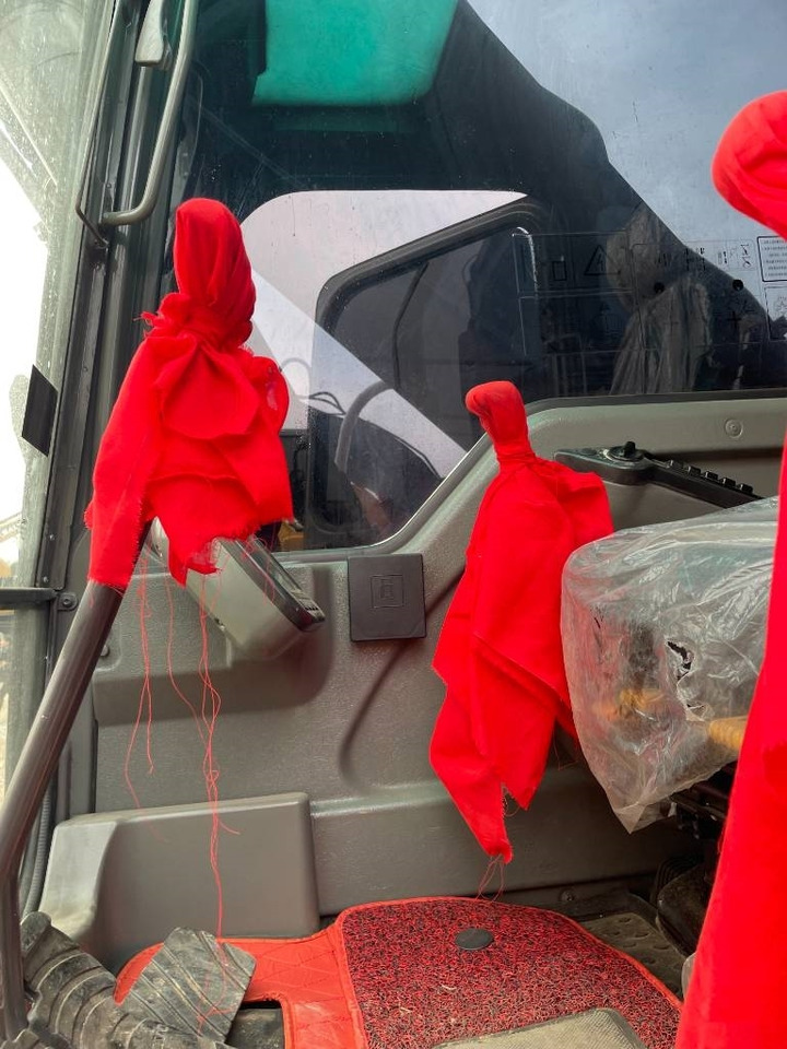 Volvo EC 240 - Pásové rýpadlo: obrázok 4 Volvo EC 240 - Pásové rýpadlo: obrázok 4