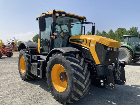 JCB FASTRAC 4220 - Traktor: obrázok 1 JCB FASTRAC 4220 - Traktor: obrázok 1