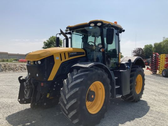 JCB FASTRAC 4220 - Traktor: obrázok 2 JCB FASTRAC 4220 - Traktor: obrázok 2