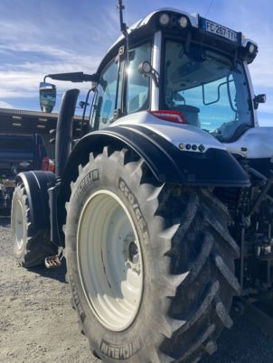 Valtra T154 VERSU - Traktor: obrázok 5 Valtra T154 VERSU - Traktor: obrázok 5