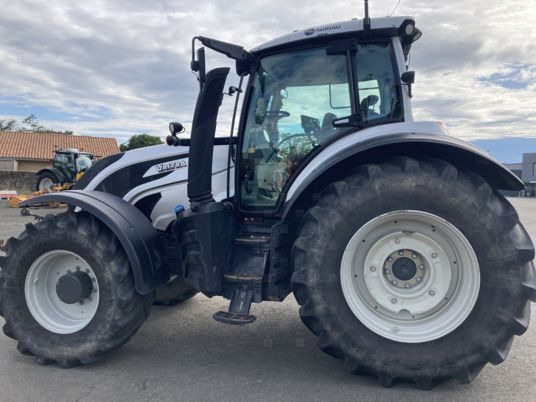 Valtra T214 DIRECT - Traktor: obrázok 4 Valtra T214 DIRECT - Traktor: obrázok 4