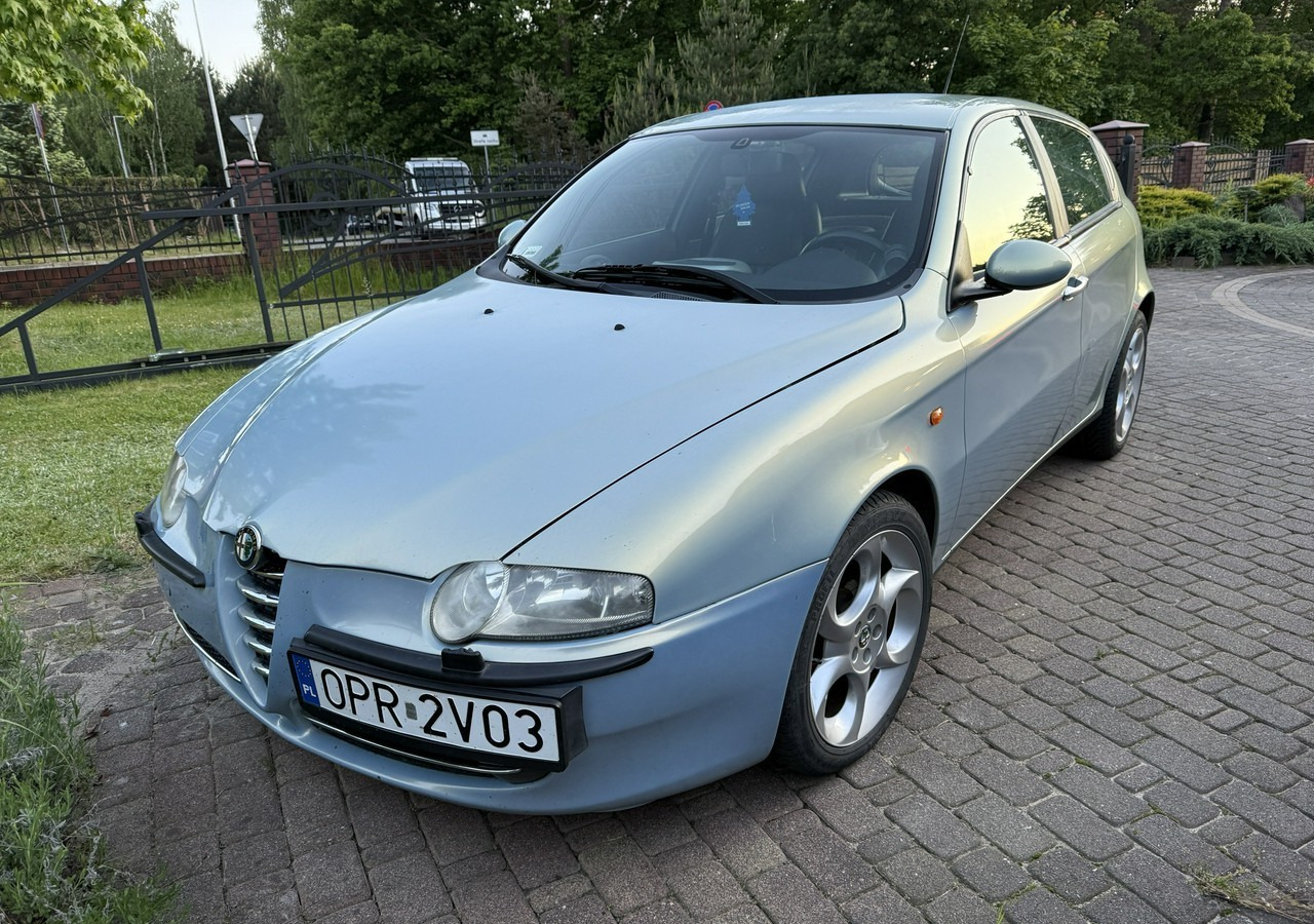 Alfa Romeo 147 Alfa Romeo 147 Klima 1.9 jtd-140KM - Automobil: obrázok 2 Alfa Romeo 147 Alfa Romeo 147 Klima 1.9 jtd-140KM - Automobil: obrázok 2