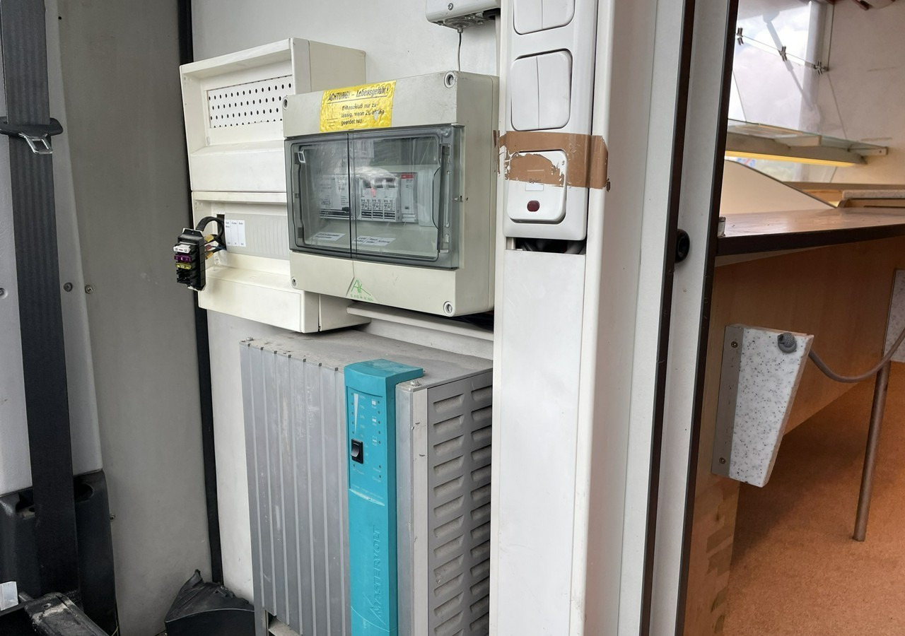 Pojazdná predajňa Fiat Ducato Autosklep pieczywa Gastronomiczny Food Truck Foodtruck sklep Borco: obrázok 7 Pojazdná predajňa Fiat Ducato Autosklep pieczywa Gastronomiczny Food Truck Foodtruck sklep Borco: obrázok 7