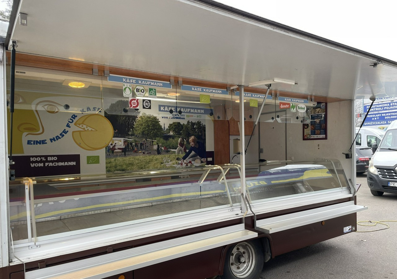 Fiat Ducato Autosklep przyczepa Gastronomiczny Food Truck Foodtruck sklep Borco - Predajná príves: obrázok 1 Fiat Ducato Autosklep przyczepa Gastronomiczny Food Truck Foodtruck sklep Borco - Predajná príves: obrázok 1