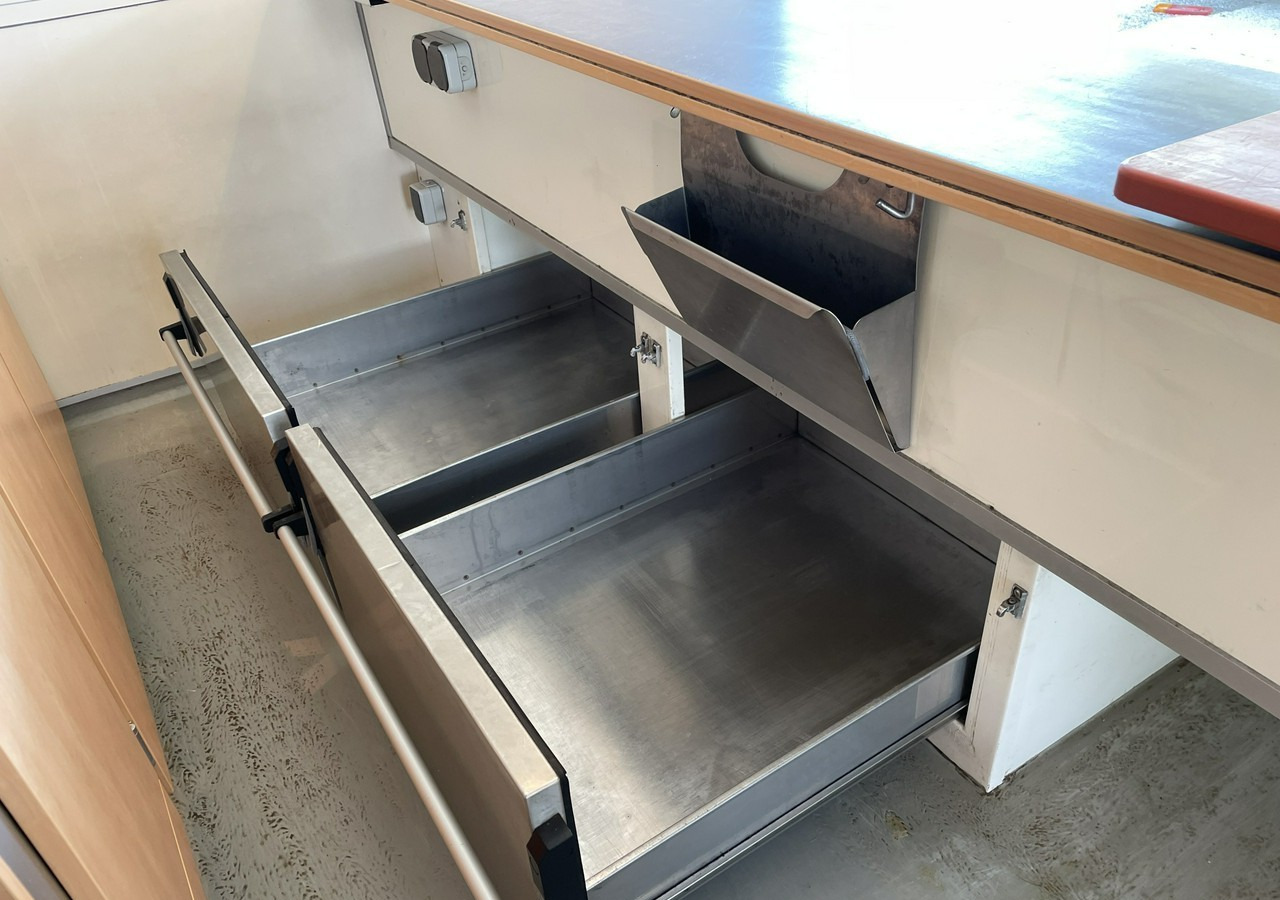 Fiat Ducato Autosklep wędlin Gastronomiczny Food Truck Foodtruck Sklep Borco - Pojazdná predajňa: obrázok 4 Fiat Ducato Autosklep wędlin Gastronomiczny Food Truck Foodtruck Sklep Borco - Pojazdná predajňa: obrázok 4