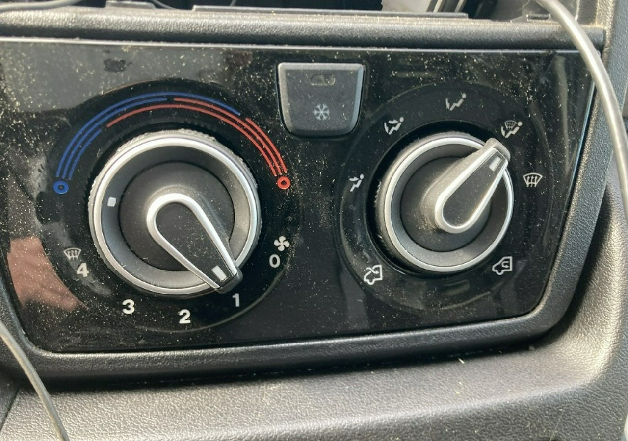 Furgon Fiat Ducato Ducato 2.3 JTD-150KM Mega Max 6-biegów Klima Kamera 2017: obrázok 6 Furgon Fiat Ducato Ducato 2.3 JTD-150KM Mega Max 6-biegów Klima Kamera 2017: obrázok 6