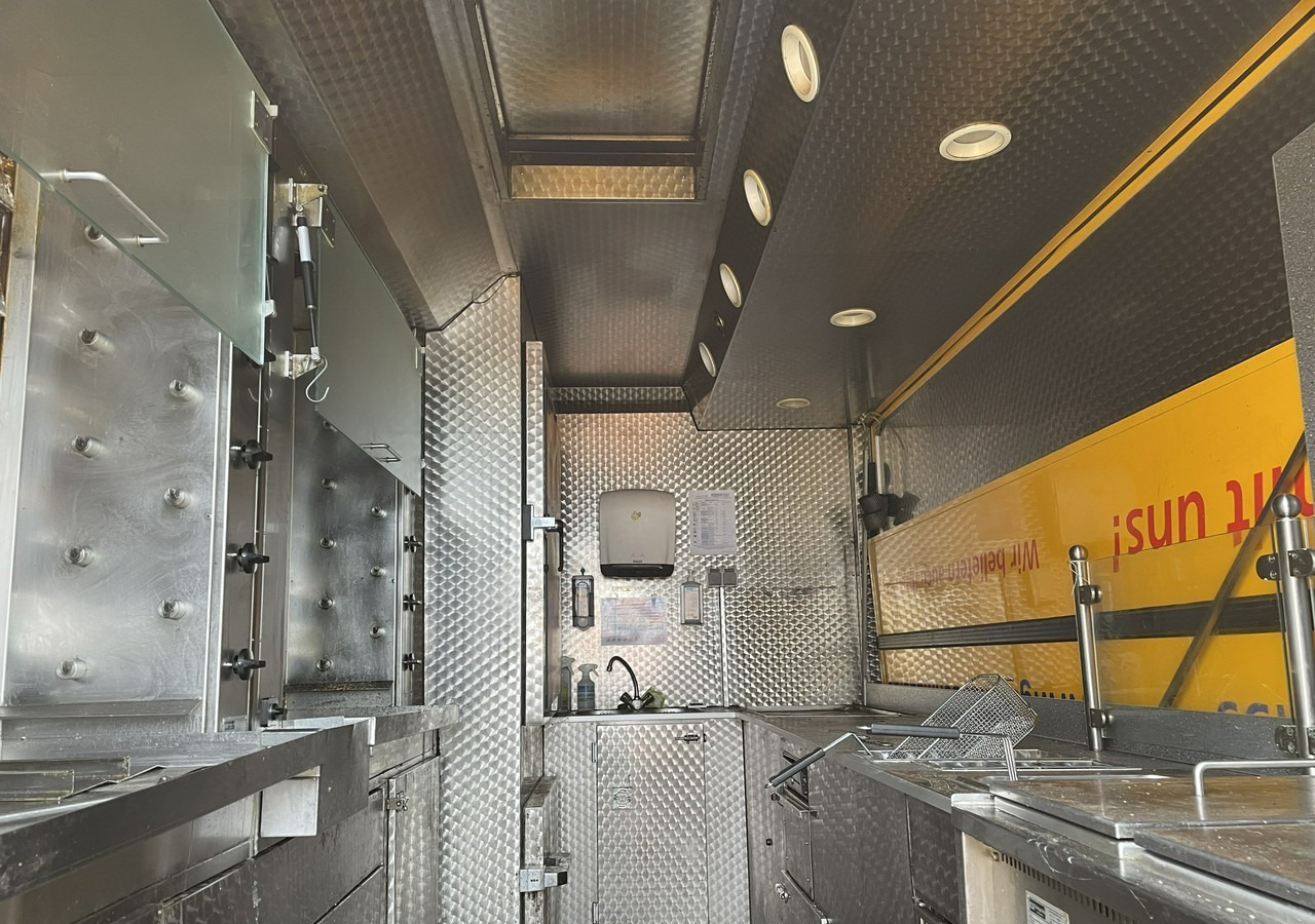 Fiat Ducato Ducato Autogrill Autosklep Foodtruck food truck Gastronomiczny 2018 - Pojazdná predajňa: obrázok 2 Fiat Ducato Ducato Autogrill Autosklep Foodtruck food truck Gastronomiczny 2018 - Pojazdná predajňa: obrázok 2