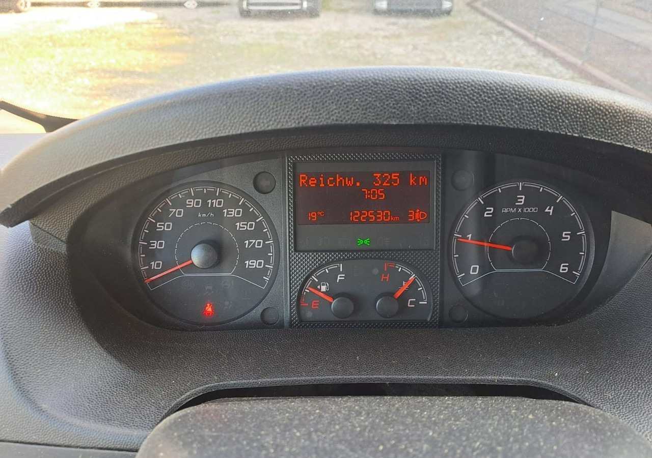 Peugeot Boxer Peugeot Boxer 2.0-130KM klima dokka Brygadówka doka 122tkm 2017 - Iné stroje: obrázok 5 Peugeot Boxer Peugeot Boxer 2.0-130KM klima dokka Brygadówka doka 122tkm 2017 - Iné stroje: obrázok 5