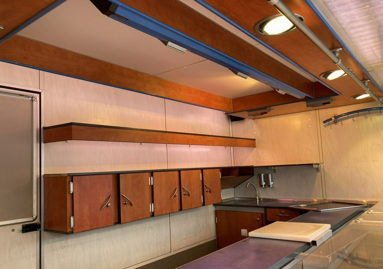 Inna Inny Autosklep wędlin Gastronomiczna food truck foodtruck sklep bar - Predajná príves: obrázok 3 Inna Inny Autosklep wędlin Gastronomiczna food truck foodtruck sklep bar - Predajná príves: obrázok 3