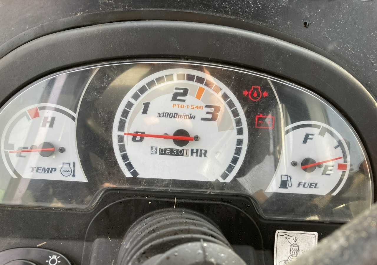 Inna Inny Traktor Kubota 4X4 B 3030 Odśnieżarka posypywarka Pług 2011 - Komunálny traktor: obrázok 5 Inna Inny Traktor Kubota 4X4 B 3030 Odśnieżarka posypywarka Pług 2011 - Komunálny traktor: obrázok 5