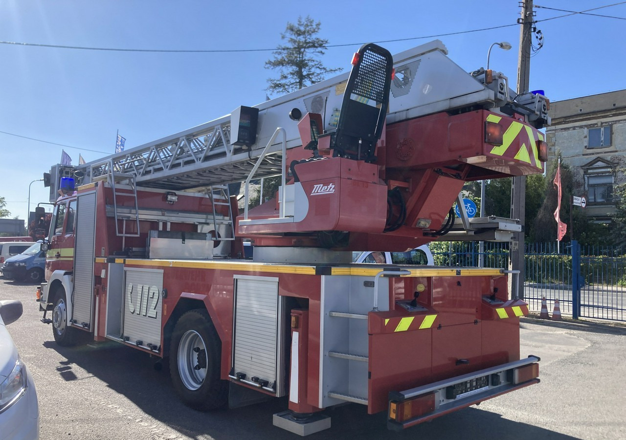 MAN L 2000 MAN 15,280 Straż pożarna drabina Strażacka zwyżka 32m Metz Model 20 - Hasičské vozidlo: obrázok 3 MAN L 2000 MAN 15,280 Straż pożarna drabina Strażacka zwyżka 32m Metz Model 20 - Hasičské vozidlo: obrázok 3