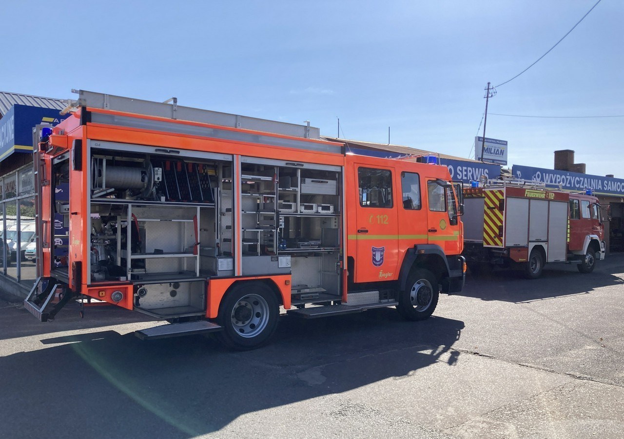 MAN MAN 15,250 Straż pożarna gaśnicza 9-osobowa 4X4 Wóz strażacki MAN 15,250 Straż pożarna gaśnicza 9-osobowa 4X4 Wóz strażacki - Hasičské vozidlo: obrázok 5 MAN MAN 15,250 Straż pożarna gaśnicza 9-osobowa 4X4 Wóz strażacki MAN 15,250 Straż pożarna gaśnicza 9-osobowa 4X4 Wóz strażacki - Hasičské vozidlo: obrázok 5