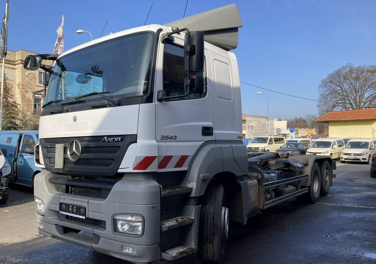 Mercedes-Benz Axor 2543 Hakowiec MEILLER-KIPPER Model 2009 Axor 2543 Hakowiec MEILLER-KIPPER Model 2009 - Hákový nosič kontajnerov: obrázok 1 Mercedes-Benz Axor 2543 Hakowiec MEILLER-KIPPER Model 2009 Axor 2543 Hakowiec MEILLER-KIPPER Model 2009 - Hákový nosič kontajnerov: obrázok 1
