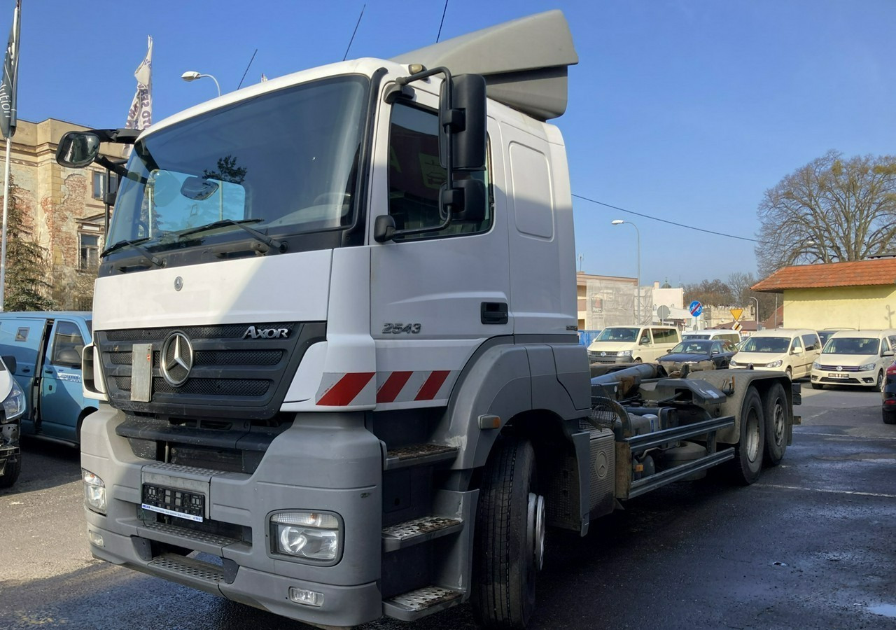 Mercedes-Benz Inny Mercedes-Benz Mercedes Axor 2543 Hakowiec bramowiec MEILLER-KIPPER Model 2009 - Hákový nosič kontajnerov: obrázok 2 Mercedes-Benz Inny Mercedes-Benz Mercedes Axor 2543 Hakowiec bramowiec MEILLER-KIPPER Model 2009 - Hákový nosič kontajnerov: obrázok 2