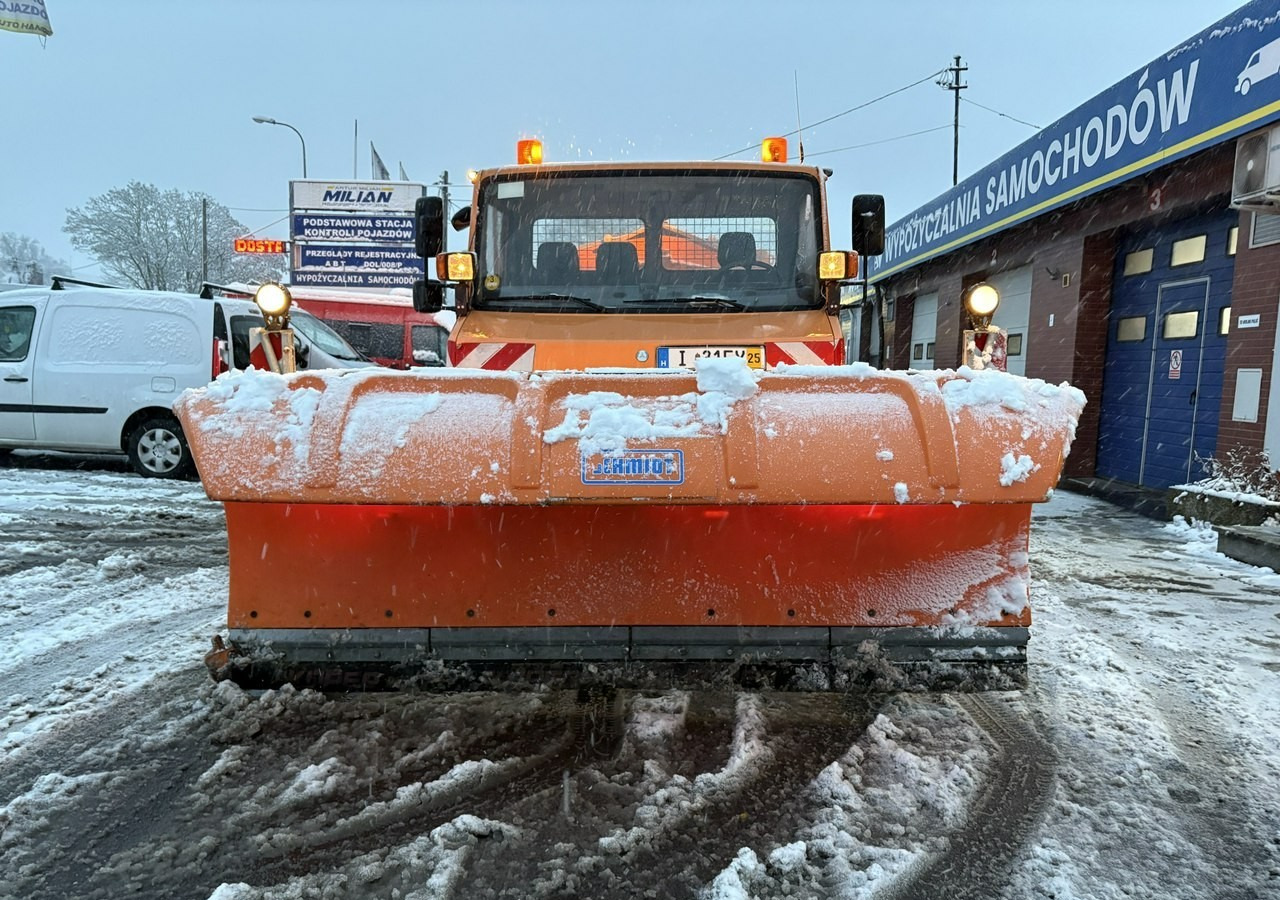 Mercedes-Benz Inny Mercedes-Benz Mercedes Vario 815 Wywrotka 4X4 2004 Pług posypywarka odśnieżarka - Vozidlo na odpratávanie snehu: obrázok 3 Mercedes-Benz Inny Mercedes-Benz Mercedes Vario 815 Wywrotka 4X4 2004 Pług posypywarka odśnieżarka - Vozidlo na odpratávanie snehu: obrázok 3