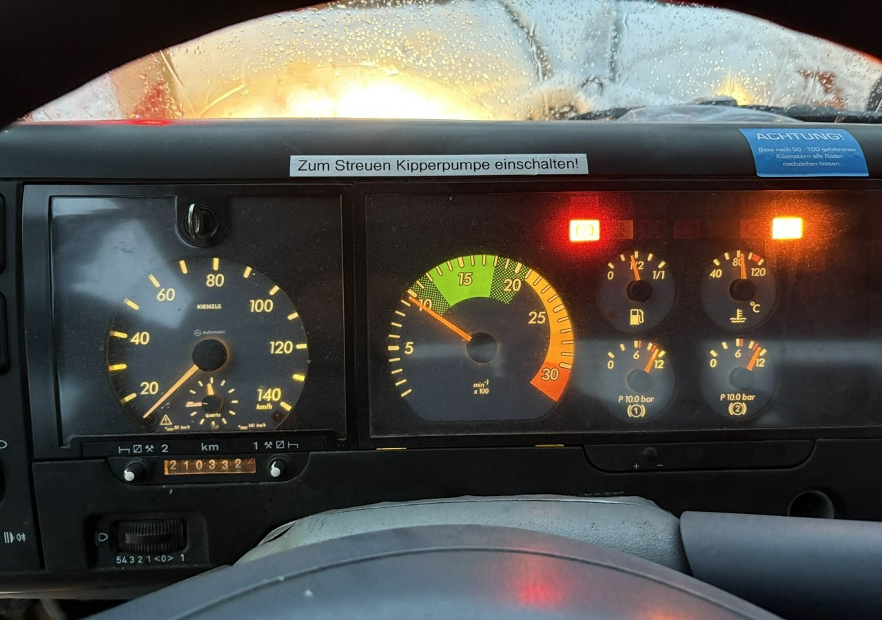 Mercedes-Benz Inny Mercedes-Benz Mercedes Vario 815 Wywrotka 4X4 2004 Pług posypywarka odśnieżarka - Vozidlo na odpratávanie snehu: obrázok 5 Mercedes-Benz Inny Mercedes-Benz Mercedes Vario 815 Wywrotka 4X4 2004 Pług posypywarka odśnieżarka - Vozidlo na odpratávanie snehu: obrázok 5