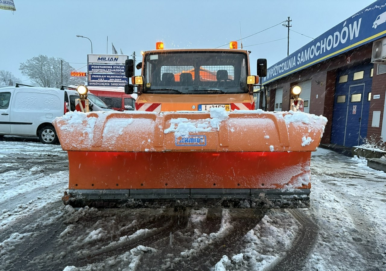 Mercedes-Benz Inny Mercedes-Benz Mercedes Vario 815 Wywrotka 4X4 2004 Pług posypywarka odśnieżarka - Vozidlo na odpratávanie snehu: obrázok 3 Mercedes-Benz Inny Mercedes-Benz Mercedes Vario 815 Wywrotka 4X4 2004 Pług posypywarka odśnieżarka - Vozidlo na odpratávanie snehu: obrázok 3