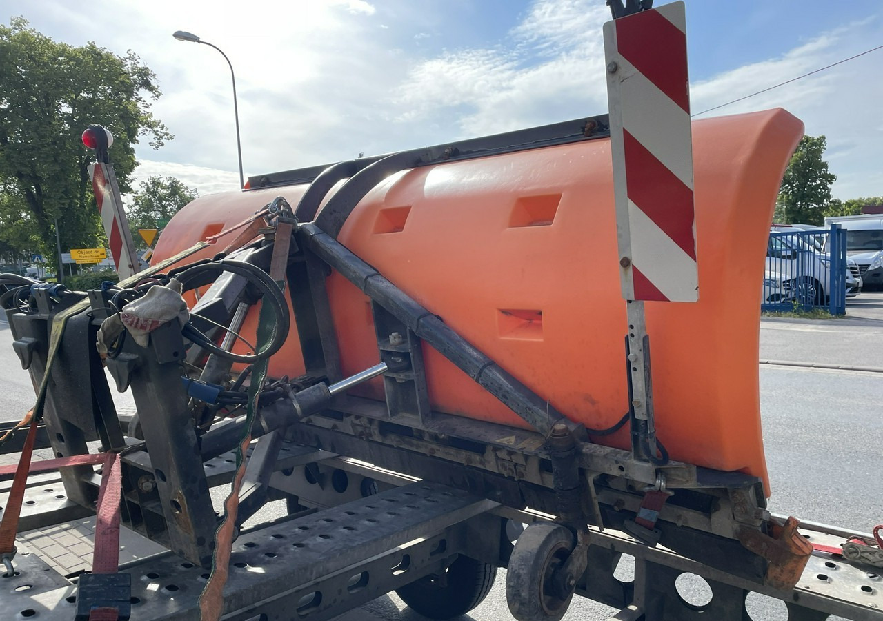 Mercedes-Benz Inny Mercedes-Benz Mercedes Vario 815 Wywrotka 4X4 posypywarka pług 2004 - Vozidlo na odpratávanie snehu: obrázok 4 Mercedes-Benz Inny Mercedes-Benz Mercedes Vario 815 Wywrotka 4X4 posypywarka pług 2004 - Vozidlo na odpratávanie snehu: obrázok 4