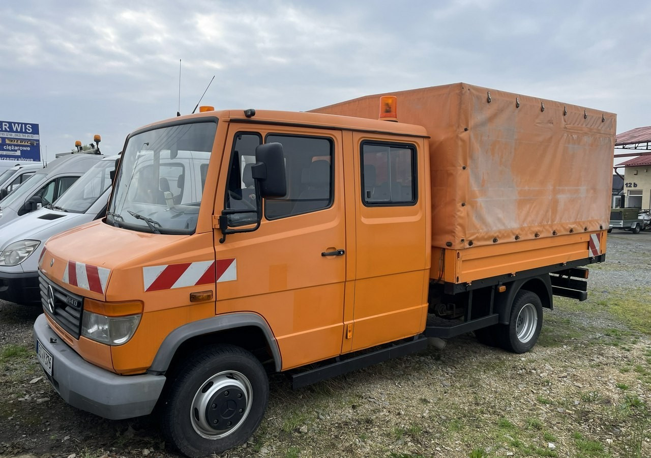 Mercedes-Benz Inny Mercedes-Benz Vario 614 Brygadówka skrzynia plandeka 6-oso doka dokka 2004 - Plachtové nákladné vozidlo: obrázok 3 Mercedes-Benz Inny Mercedes-Benz Vario 614 Brygadówka skrzynia plandeka 6-oso doka dokka 2004 - Plachtové nákladné vozidlo: obrázok 3