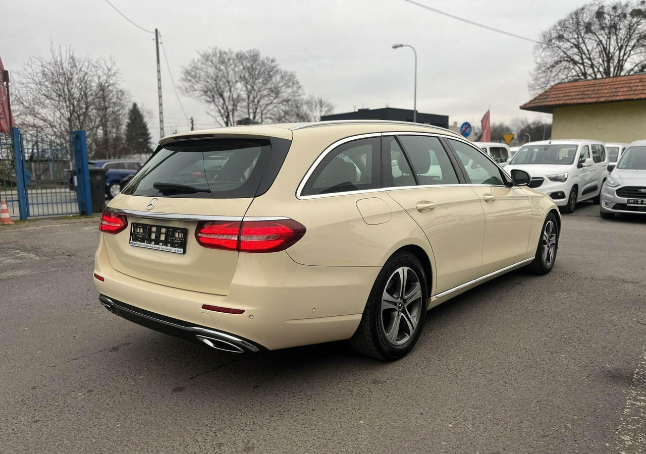 Mercedes-Benz Klasa E E220d T 9G-tronic 197KM Navi FullLed Kamera Asystent Model 2020 FV 2 - Automobil: obrázok 4 Mercedes-Benz Klasa E E220d T 9G-tronic 197KM Navi FullLed Kamera Asystent Model 2020 FV 2 - Automobil: obrázok 4