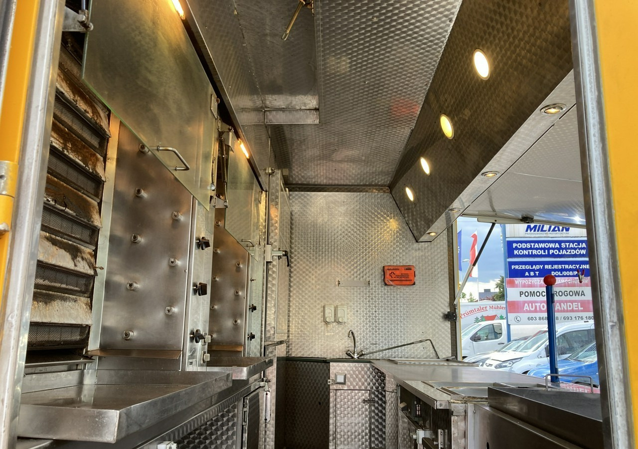 Mercedes-Benz Sprinter Autosklep Grill kurczak Gastronomiczny Food Truck Foodtruck sklep 20 - Pojazdná predajňa: obrázok 3 Mercedes-Benz Sprinter Autosklep Grill kurczak Gastronomiczny Food Truck Foodtruck sklep 20 - Pojazdná predajňa: obrázok 3