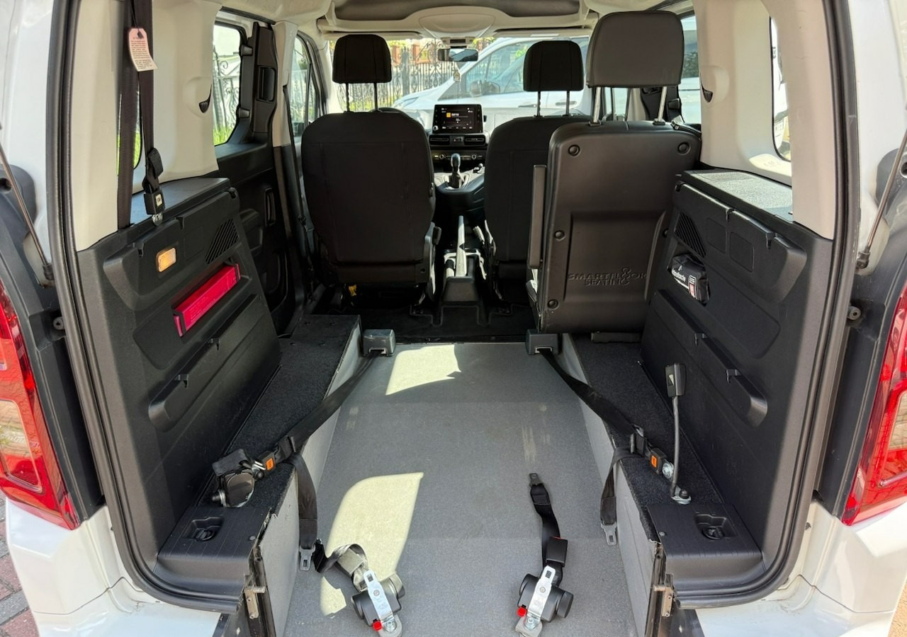 Opel Combo IV Combo Life Combo do przewozu Niepełnosprawnych inwalida rampa Model 2021 - Automobil: obrázok 4 Opel Combo IV Combo Life Combo do przewozu Niepełnosprawnych inwalida rampa Model 2021 - Automobil: obrázok 4