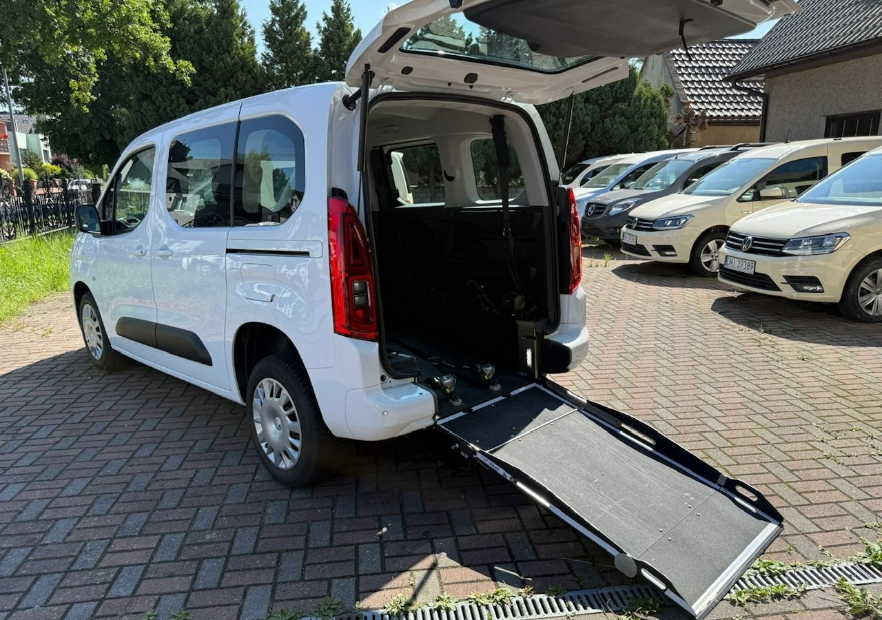 Opel Combo IV Opel Combo Life Niepełnosprawnych inwalida Rampa 32105 km Model 2022 - Automobil: obrázok 3 Opel Combo IV Opel Combo Life Niepełnosprawnych inwalida Rampa 32105 km Model 2022 - Automobil: obrázok 3