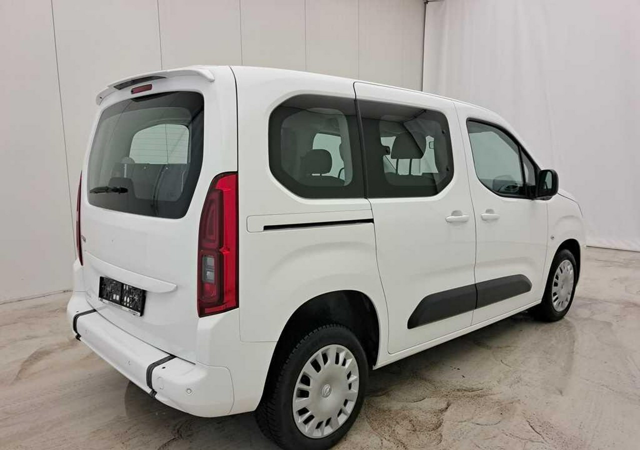 Opel Combo IV Opel Combo dla Niepełnosprawnych inwalida Rampa 32105 km Model 2022 - Automobil: obrázok 2 Opel Combo IV Opel Combo dla Niepełnosprawnych inwalida Rampa 32105 km Model 2022 - Automobil: obrázok 2