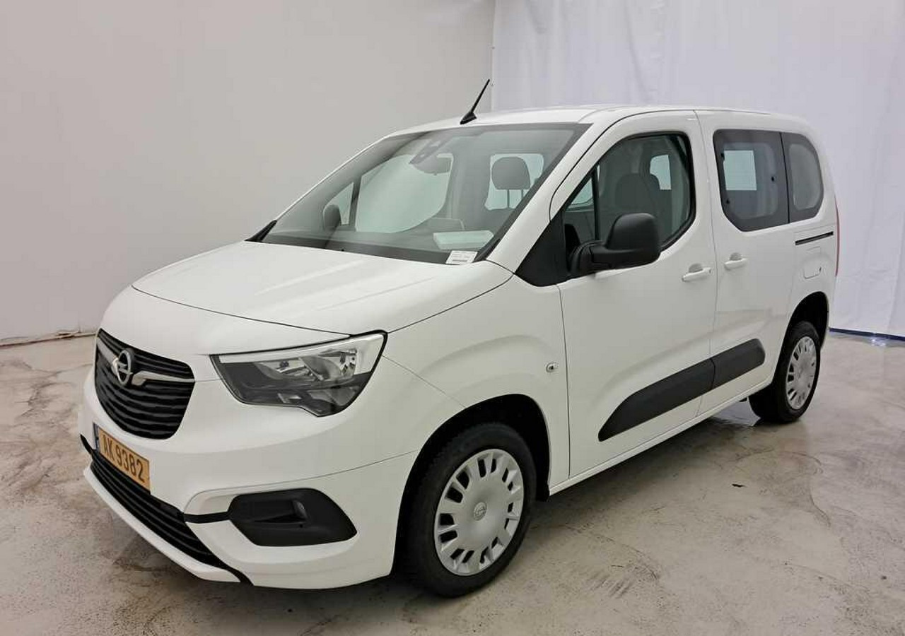 Opel Combo IV Opel Combo dla Niepełnosprawnych inwalida Rampa 32105 km Model 2022 - Automobil: obrázok 1 Opel Combo IV Opel Combo dla Niepełnosprawnych inwalida Rampa 32105 km Model 2022 - Automobil: obrázok 1