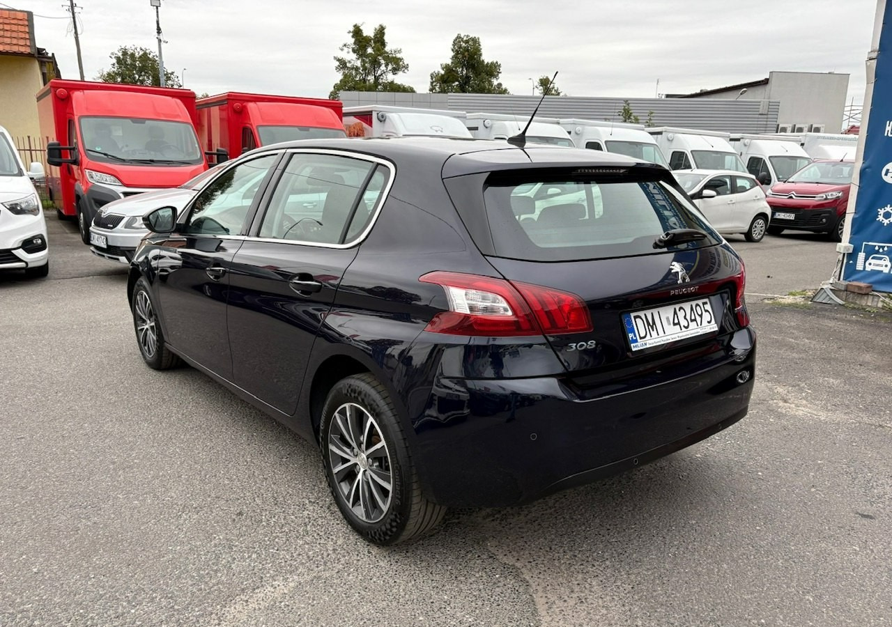 Peugeot 308 II Peugeot 308 HB 1.6HDI 85tkm FullLed Navi Klima 2016 - Hatchback: obrázok 5 Peugeot 308 II Peugeot 308 HB 1.6HDI 85tkm FullLed Navi Klima 2016 - Hatchback: obrázok 5
