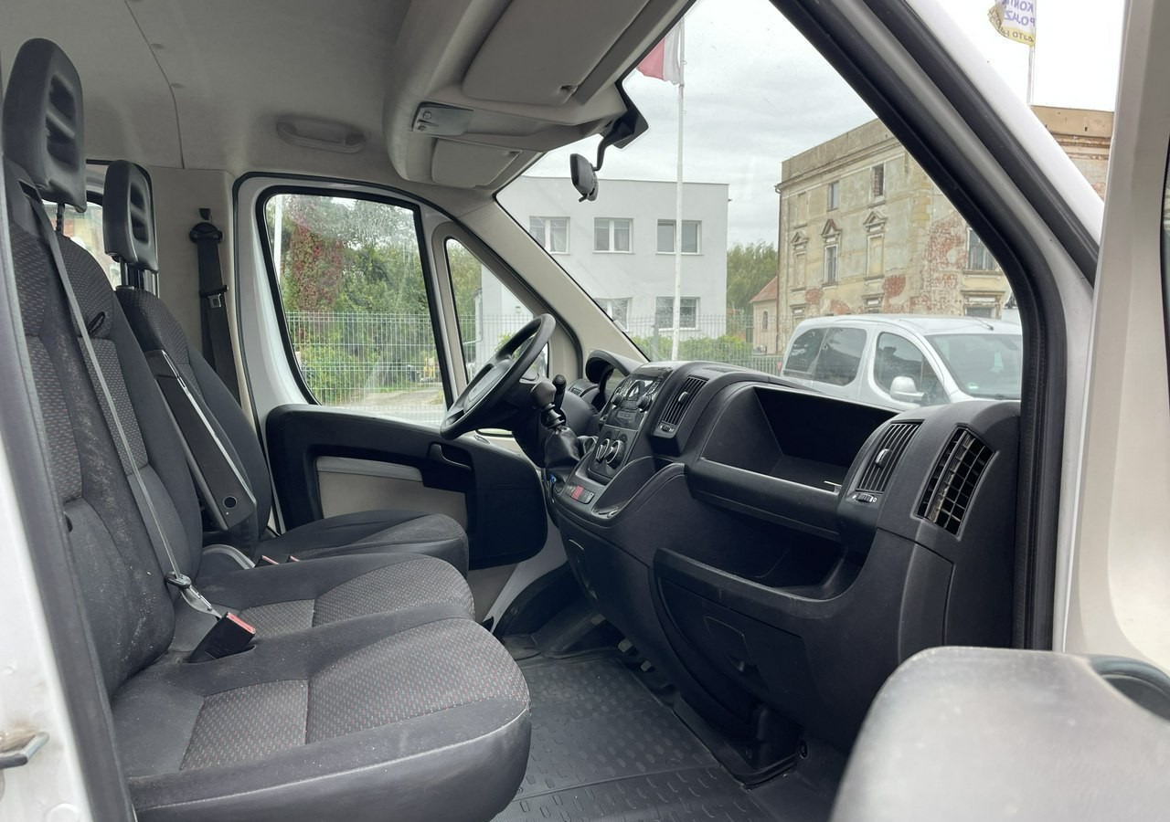 Peugeot Boxer Peugeot Boxer 2.0-130KM klima dokka Brygadówka doka 122tkm 2018 - Dodávka valník, Dodávkа s dvojitou kabínou: obrázok 4 Peugeot Boxer Peugeot Boxer 2.0-130KM klima dokka Brygadówka doka 122tkm 2018 - Dodávka valník, Dodávkа s dvojitou kabínou: obrázok 4