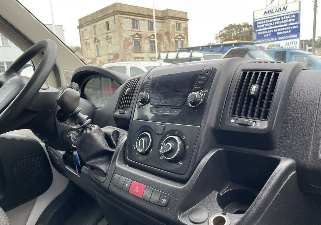 Peugeot Boxer Peugeot Boxer 2.0-130KM klima dokka Brygadówka doka 122tkm 2018 - Dodávka valník, Dodávkа s dvojitou kabínou: obrázok 5 Peugeot Boxer Peugeot Boxer 2.0-130KM klima dokka Brygadówka doka 122tkm 2018 - Dodávka valník, Dodávkа s dvojitou kabínou: obrázok 5