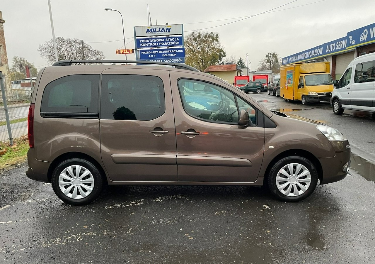 Peugeot Partner II Peugeot Partner Tepee 1.6 VTi 120KM Family Model 2013 - Kombi: obrázok 5 Peugeot Partner II Peugeot Partner Tepee 1.6 VTi 120KM Family Model 2013 - Kombi: obrázok 5