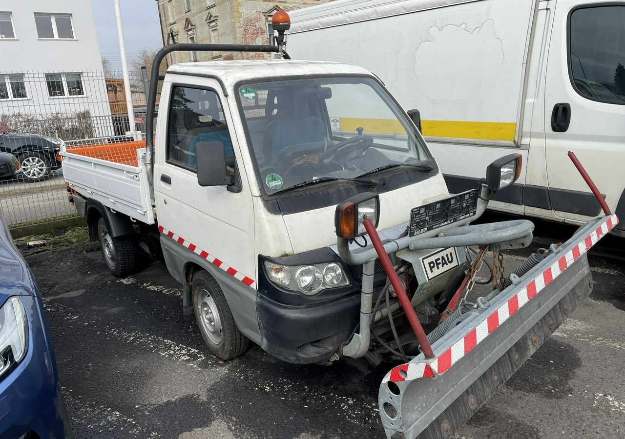 Piaggio Piaggio PFAU Wywrotka 4X4 posypywarka odśnieżarka pług 2009 - Vozidlo na odpratávanie snehu: obrázok 1 Piaggio Piaggio PFAU Wywrotka 4X4 posypywarka odśnieżarka pług 2009 - Vozidlo na odpratávanie snehu: obrázok 1