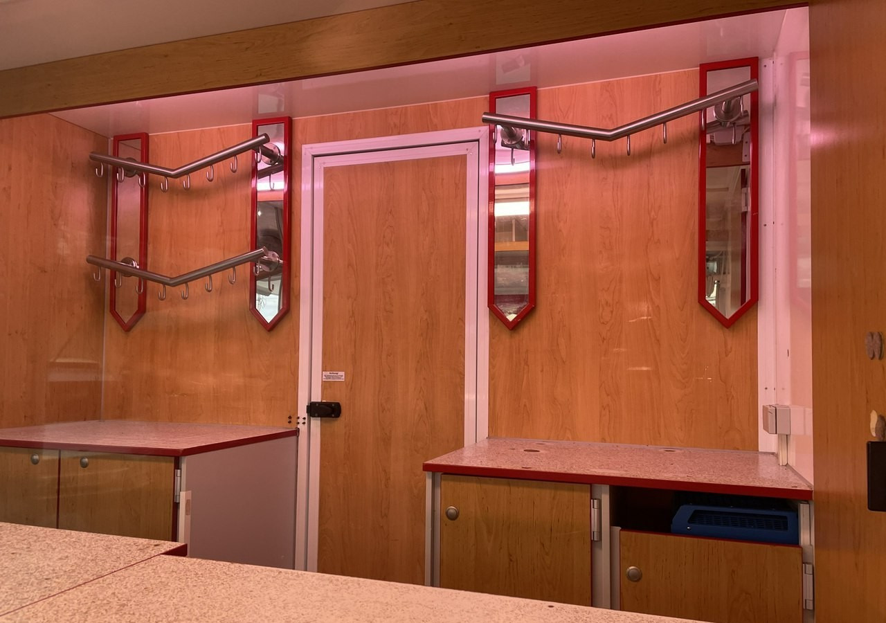 Renault Master Autosklep Wędli Gastronomiczny Food Truck Foodtruck sklep W-zasil 20 - Pojazdná predajňa: obrázok 4 Renault Master Autosklep Wędli Gastronomiczny Food Truck Foodtruck sklep W-zasil 20 - Pojazdná predajňa: obrázok 4