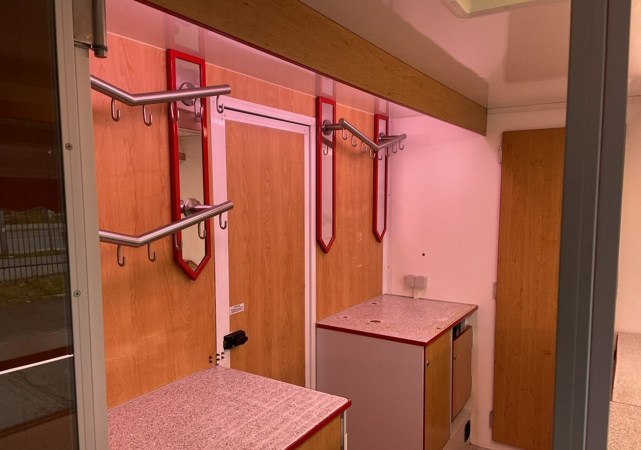 Renault Master Autosklep Wędli Gastronomiczny Food Truck Foodtruck sklep W-zasil 20 - Pojazdná predajňa: obrázok 5 Renault Master Autosklep Wędli Gastronomiczny Food Truck Foodtruck sklep W-zasil 20 - Pojazdná predajňa: obrázok 5