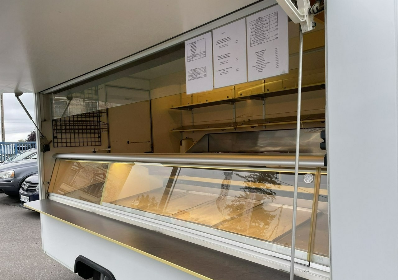 Renault Master Autosklep Wędli-pie Gastronomiczny Food Truck Foodtruck Sklep bar 20 - Pojazdná predajňa: obrázok 2 Renault Master Autosklep Wędli-pie Gastronomiczny Food Truck Foodtruck Sklep bar 20 - Pojazdná predajňa: obrázok 2