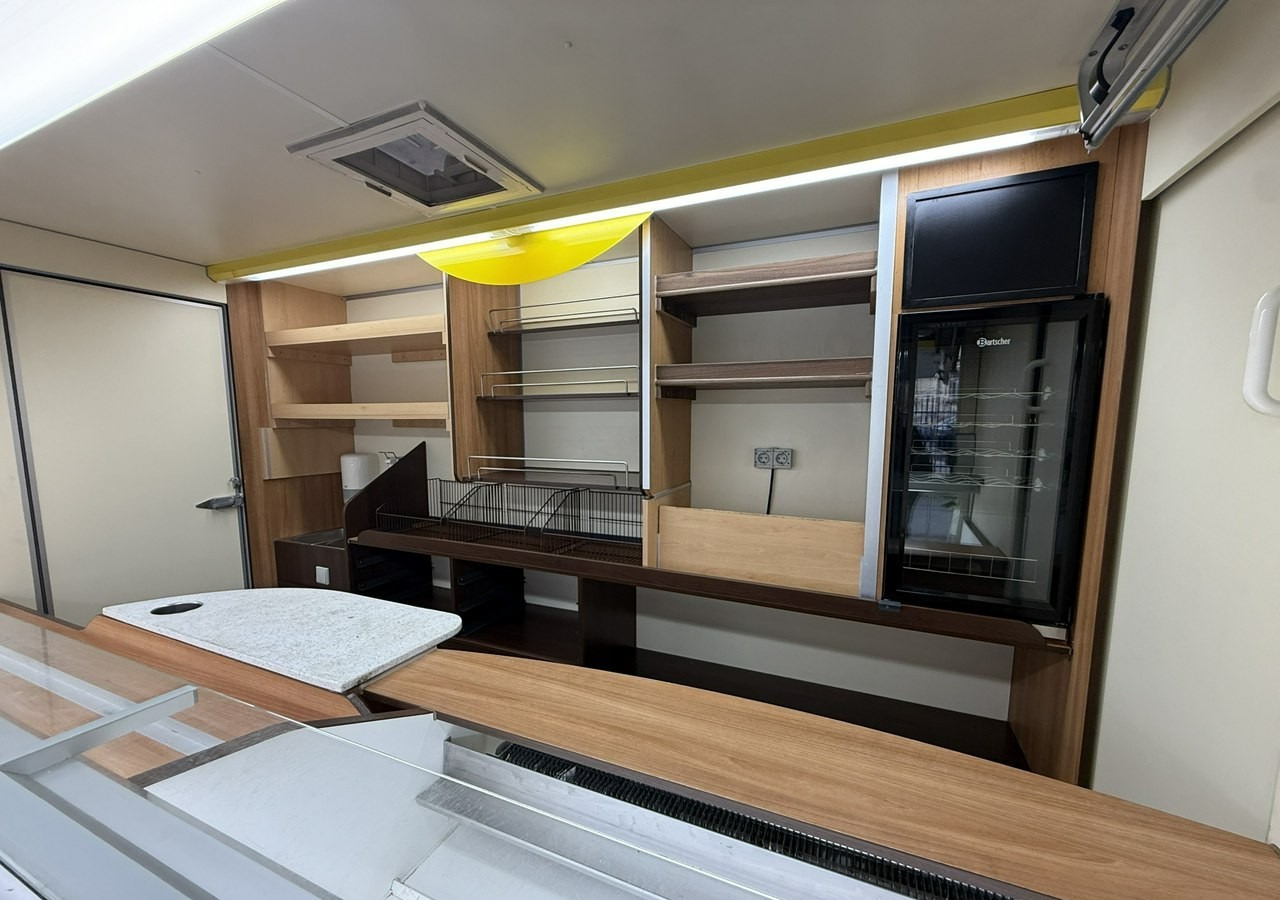 Renault Master Autosklep piec Sklep bar Gastronomiczny Food Truck Foodtruck Borco20 - Pojazdná predajňa: obrázok 2 Renault Master Autosklep piec Sklep bar Gastronomiczny Food Truck Foodtruck Borco20 - Pojazdná predajňa: obrázok 2