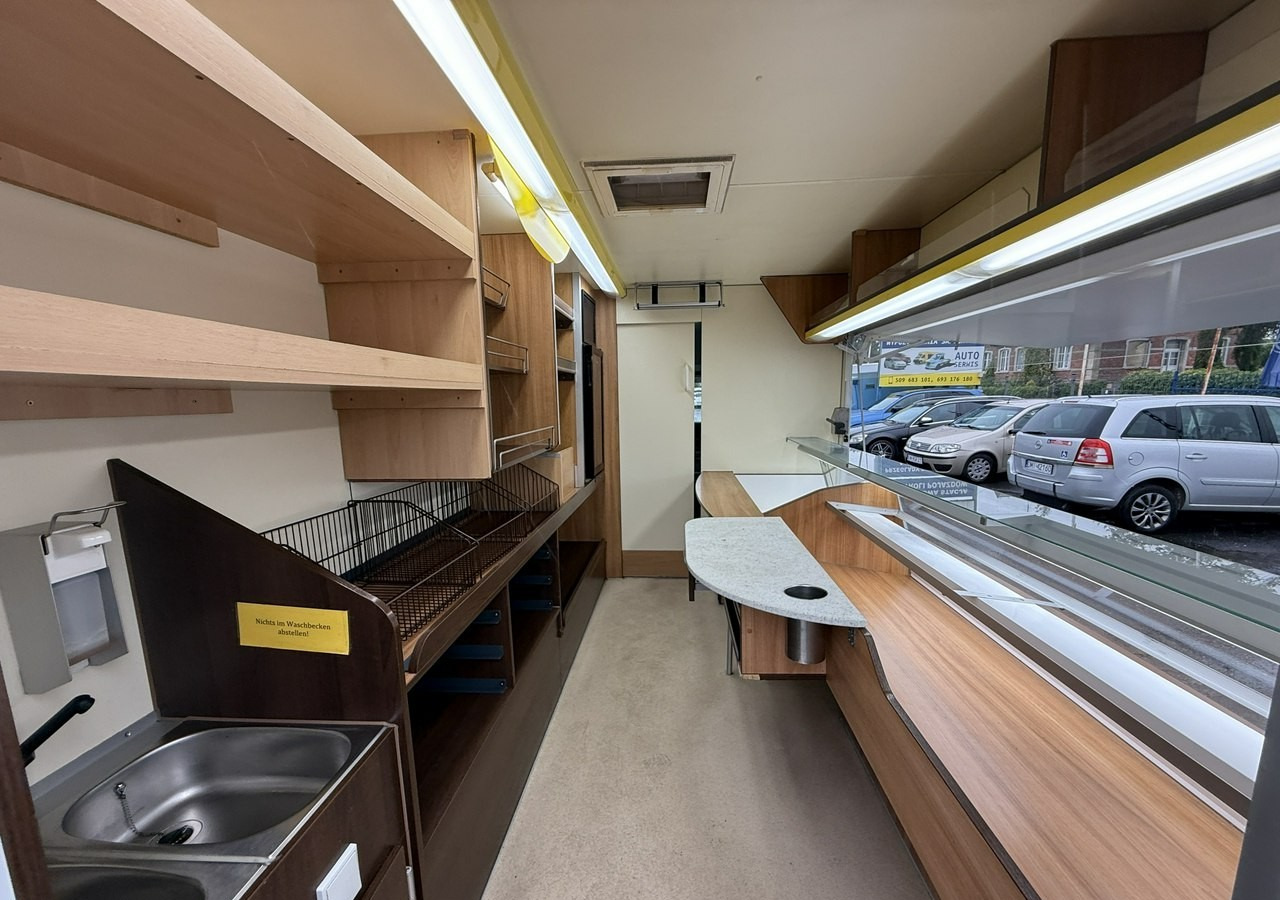 Renault Master Autosklep piec Sklep bar Gastronomiczny Food Truck Foodtruck Borco20 - Pojazdná predajňa: obrázok 3 Renault Master Autosklep piec Sklep bar Gastronomiczny Food Truck Foodtruck Borco20 - Pojazdná predajňa: obrázok 3